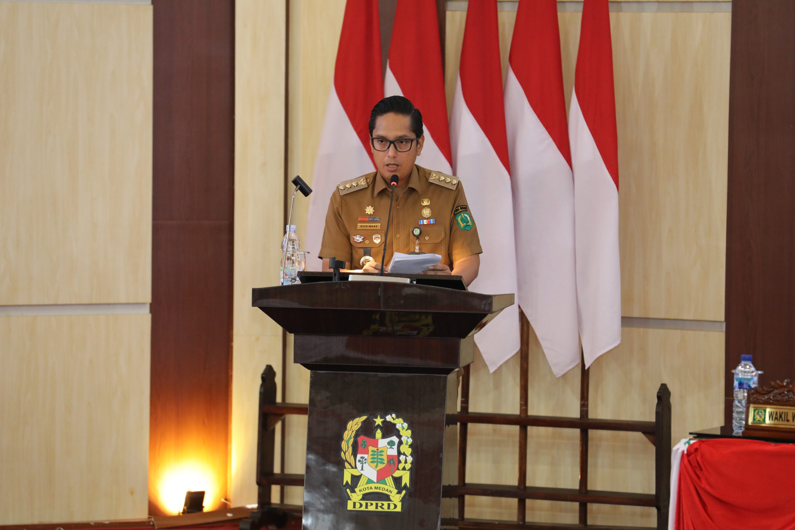 Wali Kota Medan, Rico Tri Putra Bayu Waas menyampaikan sambutannya pada rapat paripurna penyampaian rekomendasi terhadap Laporan Keterangan Pertanggungjawaban (LKPJ) Wali Kota Medan Tahun Anggaran 2025.